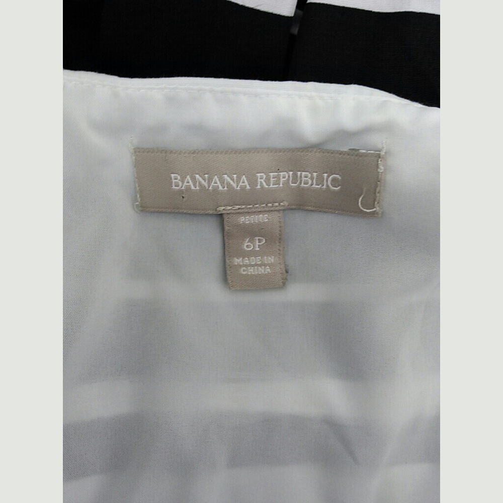 Banana Republic Black & White Fit Flare Pleated Dress 6P - Picture 3 of 4
